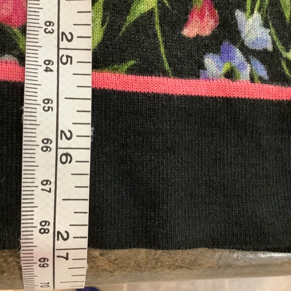 ESCADA Wool 75% Silk 25% Fine Knit Top Sz Large - Picture 12 of 12